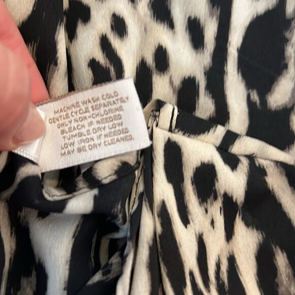 Womens Chico's Silky Animal Print Ruffles Stylish sleeveless 0 (small 4) Leopard - Picture 13 of 16